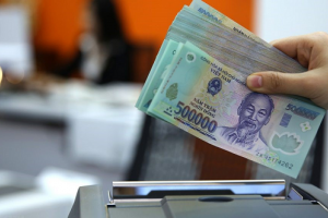 Sử dụng tiền do ngân hàng chuyển nhầm có phạm luật?