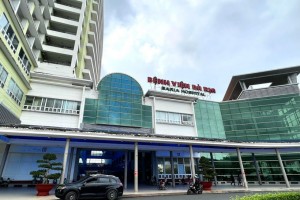 Bệnh viện Bà Rịa nợ như 'chúa chổm', Giám đốc sắp nghỉ hưu bổ nhiệm 5 cán bộ chủ chốt