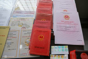 Cách 'đọc vị' sổ đỏ giả?