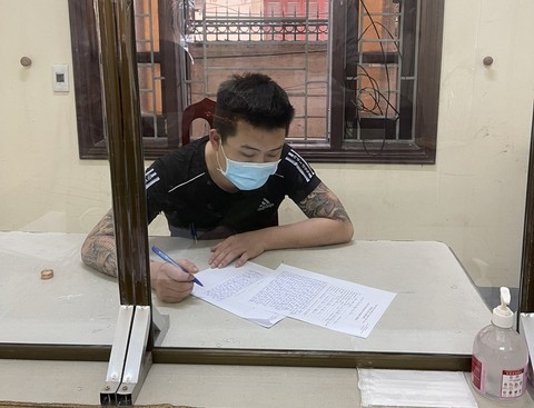 Bắt đối tượng lừa “chạy án” chiếm đoạt 450 triệu đồng