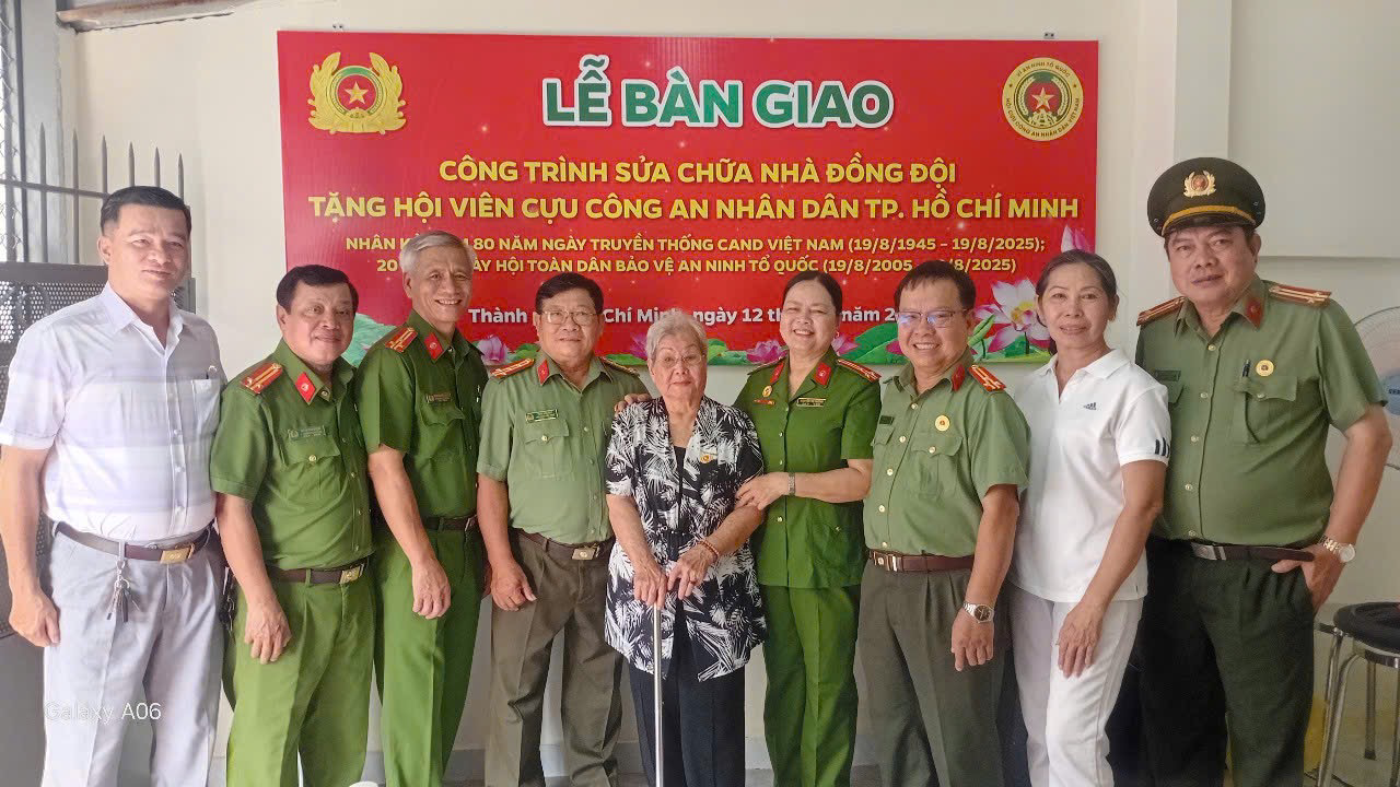 TP Hồ Chí Minh bàn giao 'Mái ấm nghĩa tình' cho hai hội viên Hội Cựu CAND có hoàn cảnh khó khăn
